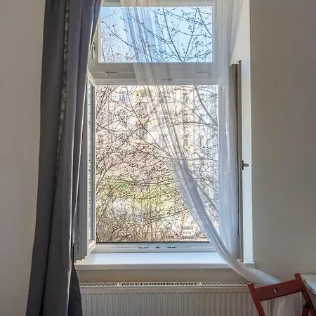 Your Perky Base Next To Rieger Garden Apartment Prague